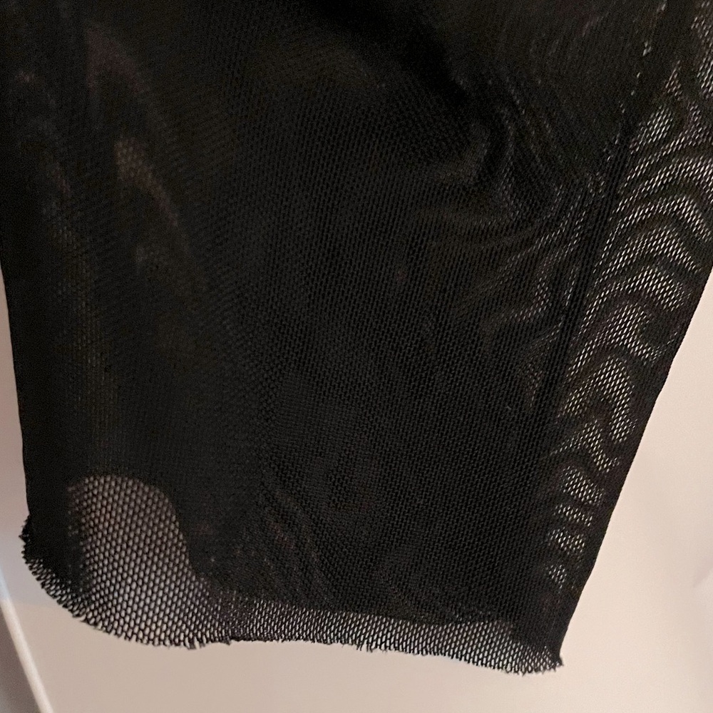 SEE THROUGH CROP TOP - Picture 5 of 6